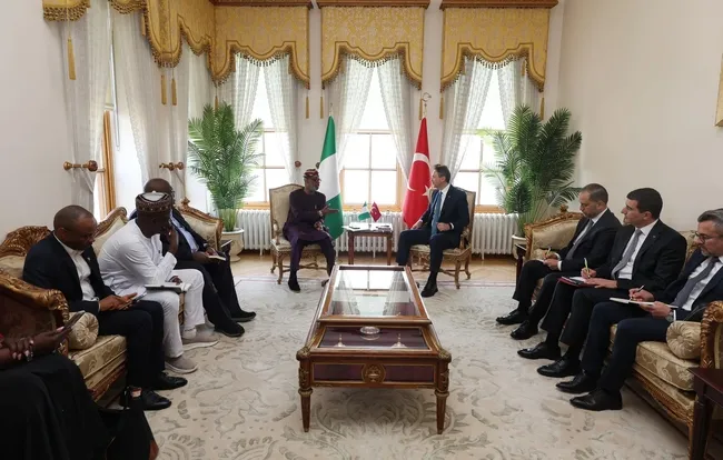 bakan-bayraktar-duyurdu-nijerya-ile-madencilik-alaninda-anlasma-imzalandi-1779383189419.jpg Bakan Bayraktar duyurdu: Nijerya ile madencilik alanında anlaşma imzalandı