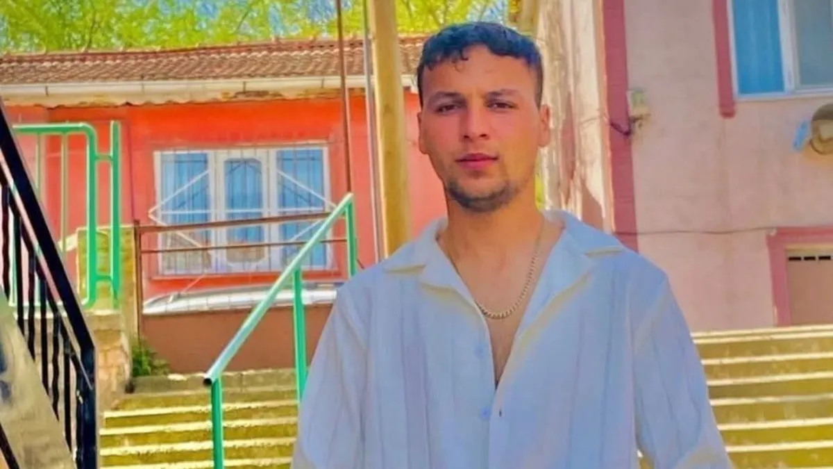 Kocaeli İzmit adliye binası önü