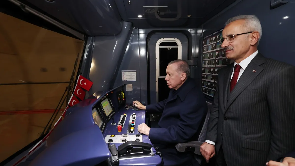 Bakırköy-Kirazlı hattı bir yılda 17.1 milyon yolcu taşıdı Bakırköy-Kirazlı hattı bir yılda 17.1 milyon yolcu taşıdı