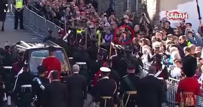 Prens Andrew’e hakaret eden gence İngiliz polisinden müdahale | Video