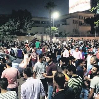 Mısır polisi gerçek mermi kullandı