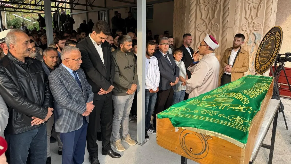 Operatör son yolculuğuna uğurlandı – Yaşam Haberleri Operatör son yolculuğuna uğurlandı – Yaşam Haberleri