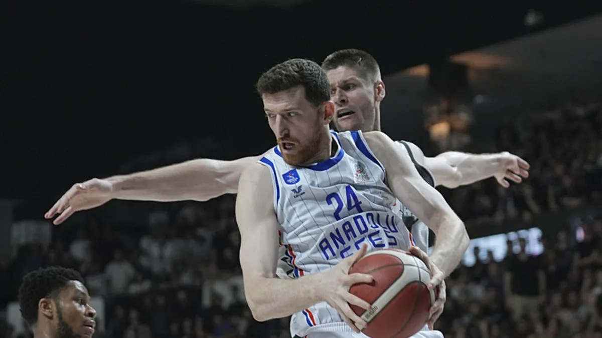 Anadolu Efes, Beşiktaş'ı yendi ve seride 1-0 öne geçti Anadolu Efes, Beşiktaş'ı yendi ve seride 1-0 öne geçti