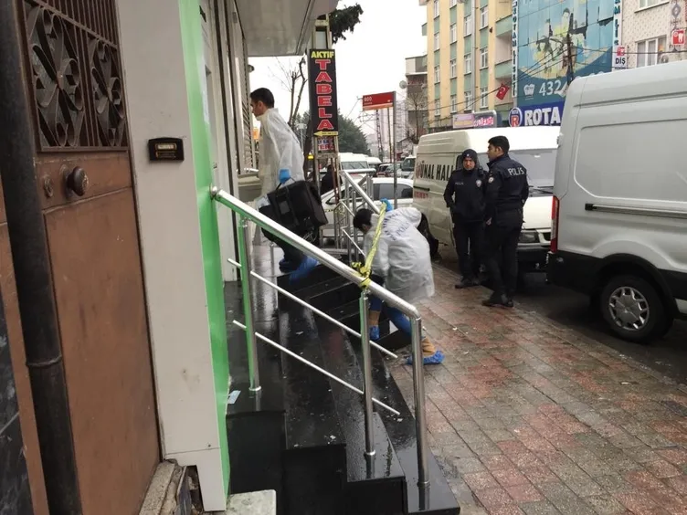 Esenler'de bankada soygun giriÅimi! Güvenlik görevlisi soygunu önledi