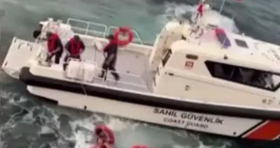 Genç kadın kendini feribottan denize bıraktı #yalova
