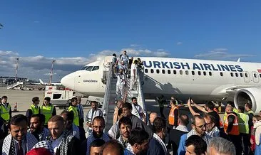 Ülkeye dönen Küresel Sumud Filosu aktivistlerine siyasilerden “Hoşgeldiniz” mesajı! #istanbul
