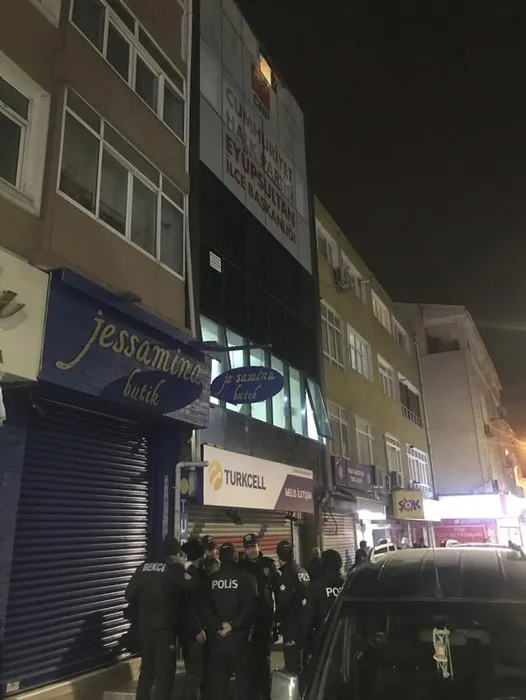 CHP'liler ilçe teşkilatında birbirine girdi