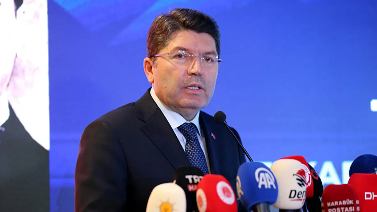 Adalet Bakanı Yılmaz Tunç’tan “yeni anayasa” açıklaması: Milletimize karşı en önemli sorumluluğumuz ve borcumuzdur Adalet Bakanı Yılmaz Tunç’tan “yeni anayasa” açıklaması: Milletimize karşı en önemli sorumluluğumuz ve borcumuzdur