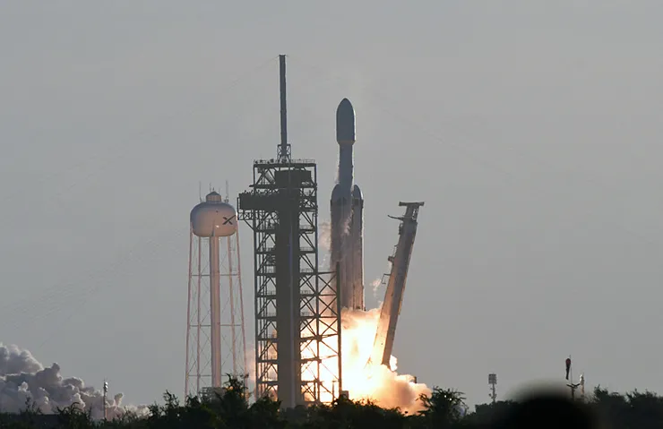 NASA’NIN DEV TELESKOBU UZAYA FIRLATILDI! MİLYONLARCA KİLOMETRELİK YOLCULUK BAŞLADI