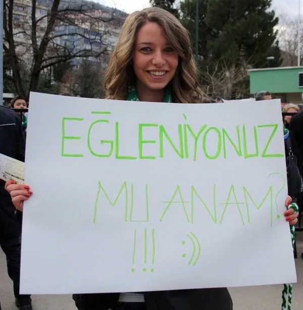 Bursaspor tribünlerinden ilginç pankartlar