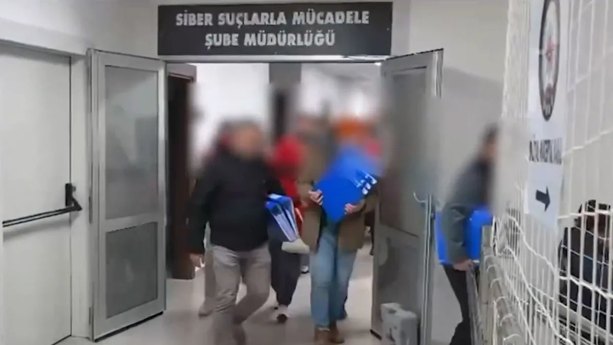 Tekirdağ merkezli 10 ilde organize suç örgütlerine yönelik operasyon: 25 şüpheli tutuklandı Tekirdağ merkezli 10 ilde organize suç örgütlerine yönelik operasyon: 25 şüpheli tutuklandı