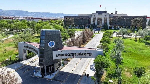 yerli-yapay-zekadan-su-alti-robota-turk-universitelerinden-bilimde-buyuk-hamle-1792837399577.jpeg Yerli yapay zekadan, su altı robota: Türk üniversitelerinden bilimde büyük hamle!