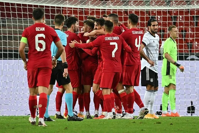 Emre Can'ın hareketine sosyal medyada büyük tepki!