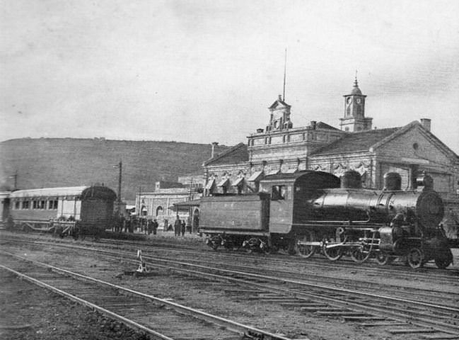 Kahire-Hayfa trenine bombalı saldırı düzenledi.