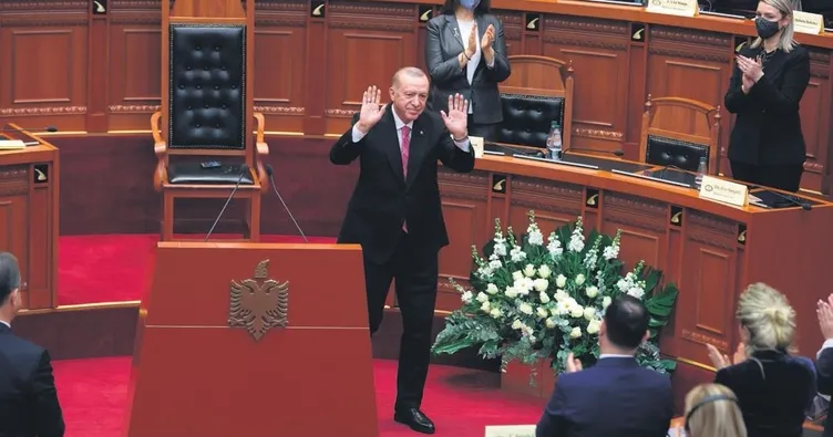 Zehirli yılan FETÖ’den kurtulmalısınız