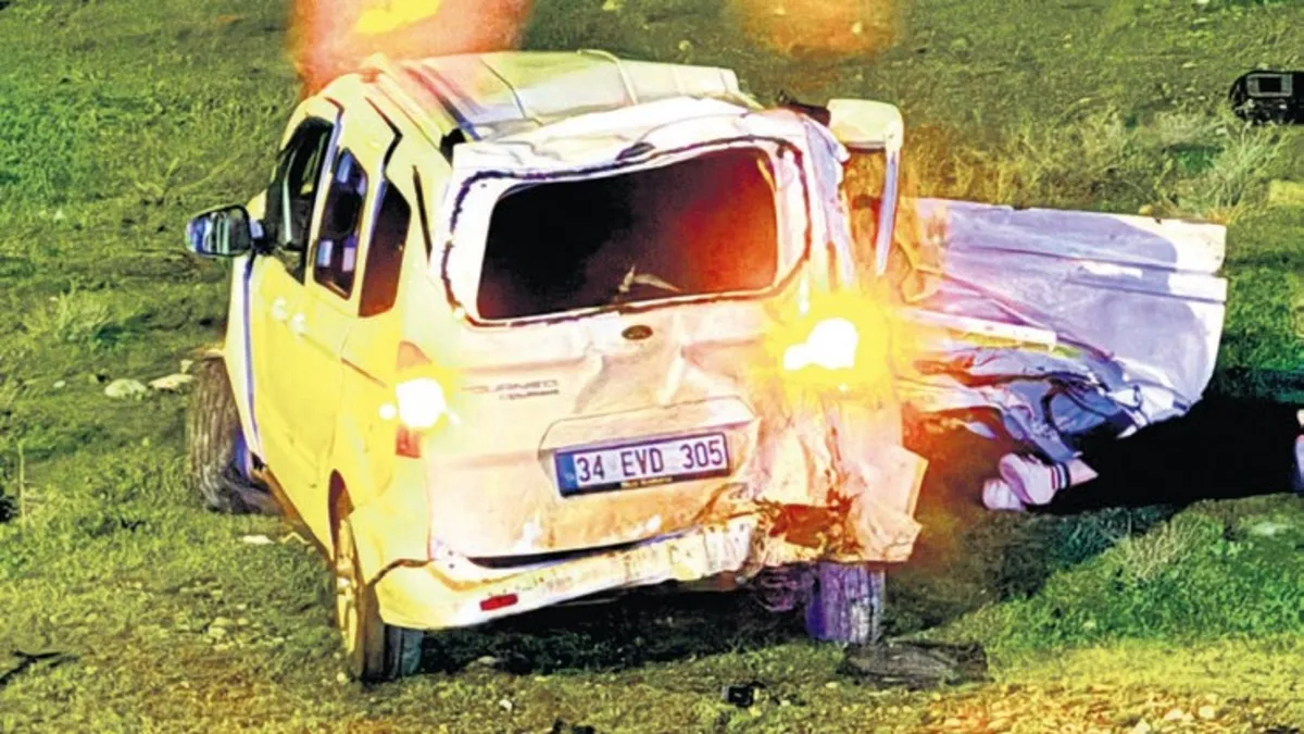 Şarampole yuvarlanan araç can aldı