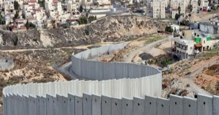 İsrail güçleri Batı Şeria’da Filistinlilere ait yapıları yıktı