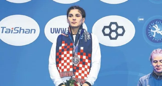 Nesrin Baş’tan gümüş madalya