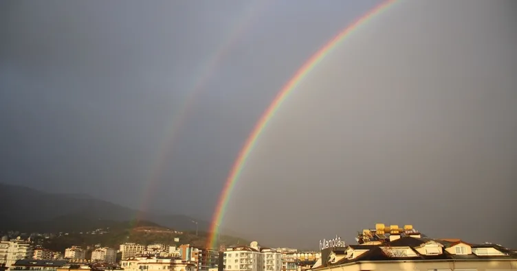 Alanya semalarında gökkuşağı
