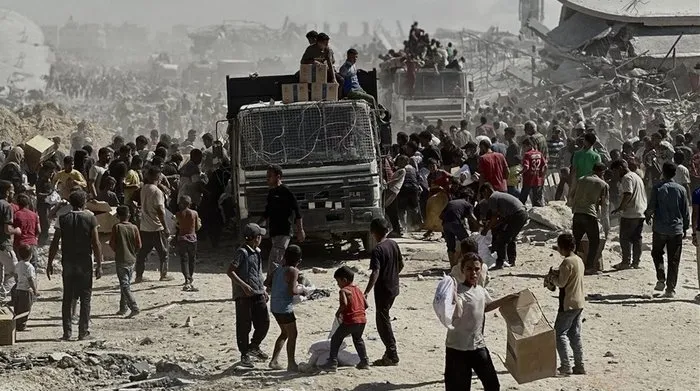 İlk yardım tırlarının Gazze’ye girişi başladı