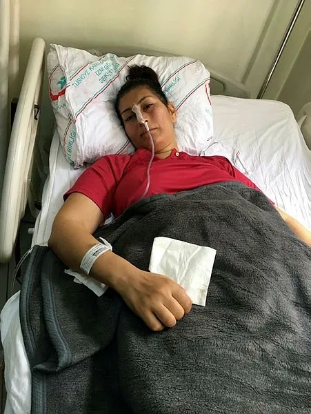 İzmir’de doğumda karnında gazlı bez unutulan kadın ameliyata alındı
