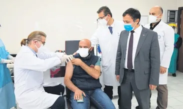 Bir günde 597 bin 647 doz aşı ile rekor kırdık