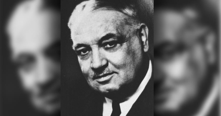 Yahya Kemal Beyatlı 135 yaşında!