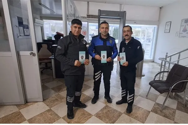sanliurfa-polisinden-dolandiricilara-karsi-uyari-1735284929773.jpg