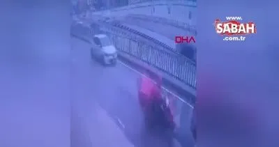 Çekmeköy’de motosikletli kurye şerit değiştiren kuryeye böyle çarptı | Video