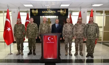 Üst düzey komutanlar sınırda