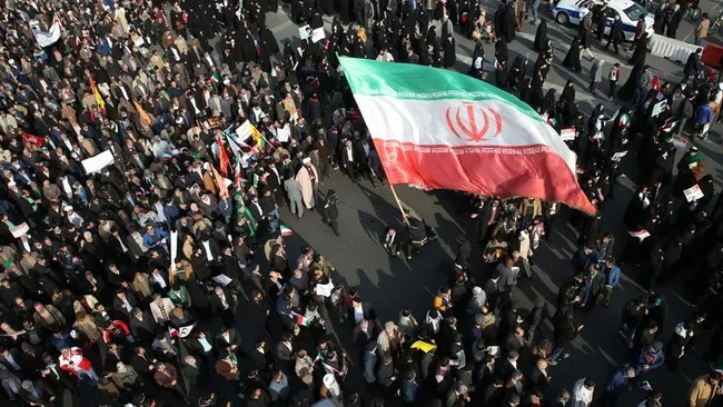 trumptan-iran-mesaji-haziriz-diyerek-duyurdu-abd-basinindan-saldiri-aciklamasi-1768074163632.jpg Trump'tan İran mesajı: Hazırız diyerek duyurdu! ABD basınından saldırı açıklaması