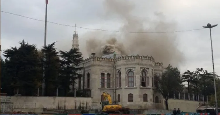 İstanbul Üniversitesinde yangın