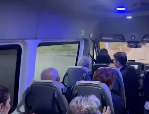 kilicdaroglunun-mutevazilik-maskesi-dustu-saati-12-bin-dolarlik-ucakla-iftara-gitti-1681332968598.jpg Kılıçdaroğlu'nun 'Mütevazilik' maskesi düştü: Saati 12 bin dolarlık uçakla iftara gitti!