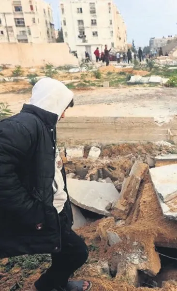 Gazze’de ölülere bile rahat yok