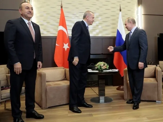Putin Başkan Erdoğan’ı kapıda karşıladı! Siz geldiniz hava ne kadar güzel oldu