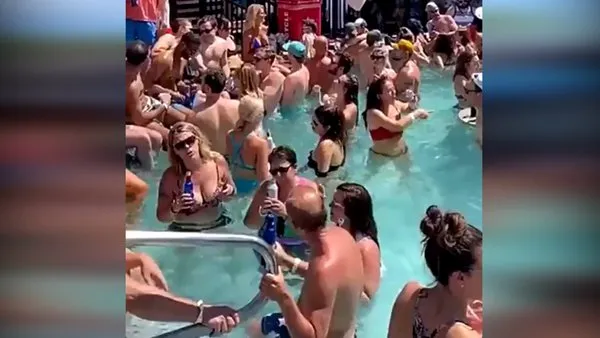Tepki çeken skandal havuz partisi kamerada! Corona virüsüne rağmen... | Video