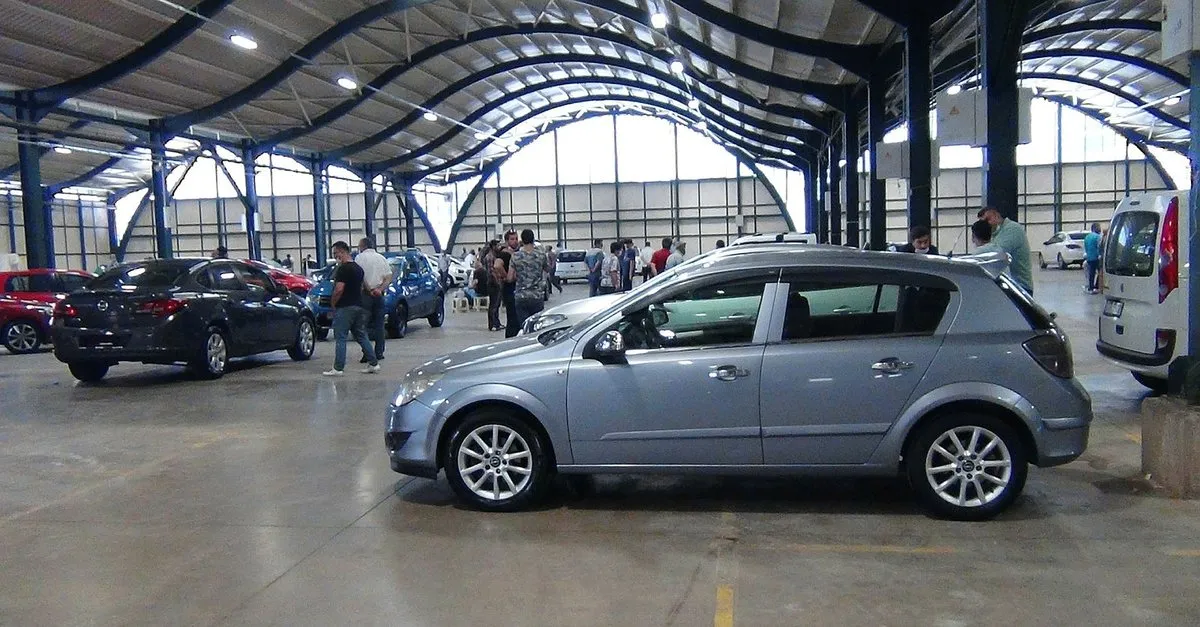 Ikinci El Oto Pazari Acildi Alici Bakmakla Yetindi Son Dakika Haberler