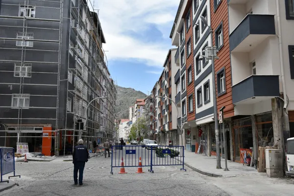 Koronavirüste normalleşme süreci yaz hedefi belirlendi: Vaka sayısında üst sınır 15 bin - 4