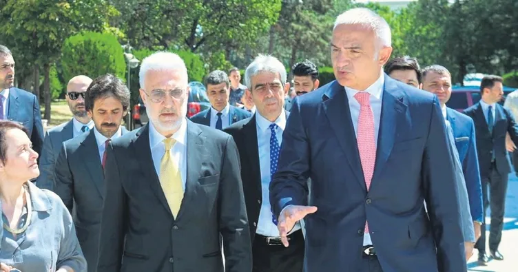 Karadağlı’ya bakan ziyareti