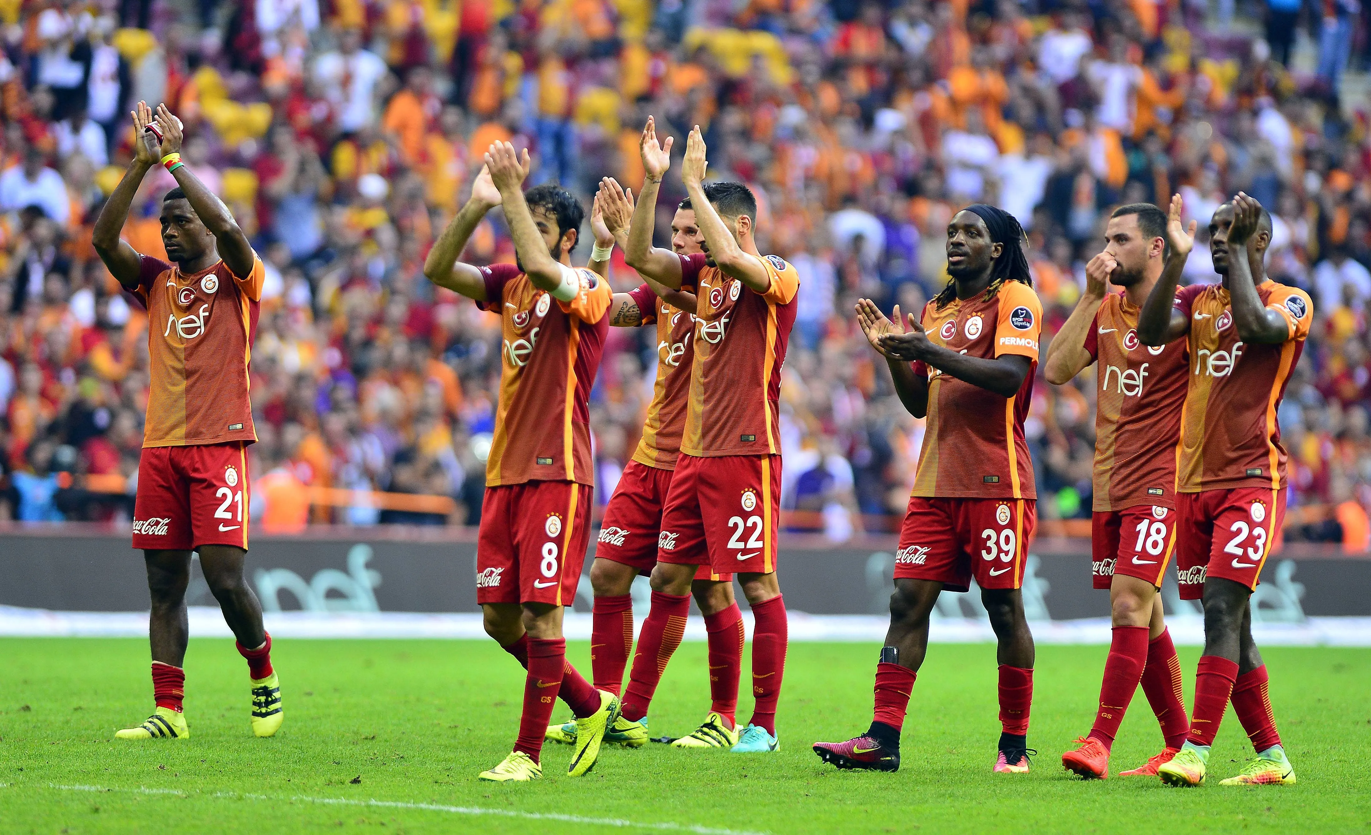 23 sneijder. Galatasaray maçı. Galatasaray maçı. фенербахче niang 2010. заниоло галатасарай.