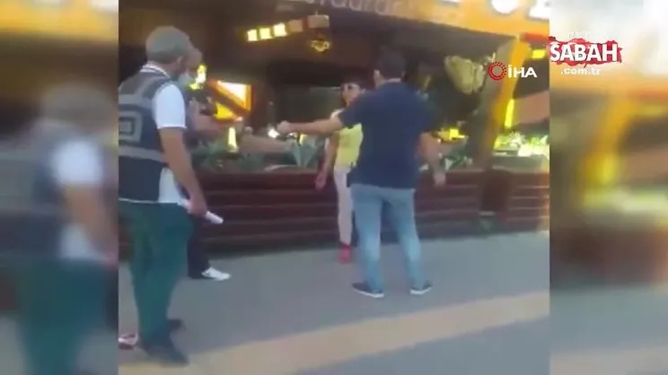 Maske takmamak için polise direnen kadın vatandaşları çileden çıkardı | Video