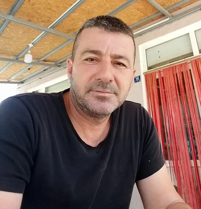 15 yaşındaki çocuk dehşet saçtı: Ailesinin husumetlisini 21 yerinden bıçakladı!