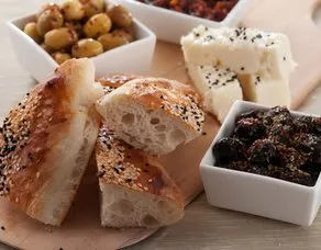 Çörek Otlu Susamlı Ramazan Pidesi