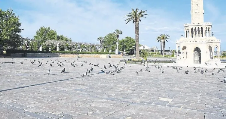 İzmir’in meydanları güvercinlere kaldı