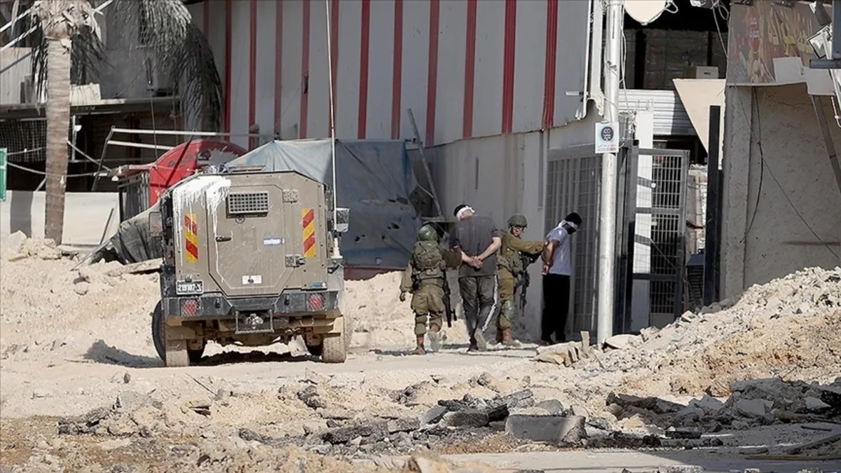 Batı Şeria’da son 24 saatte 12 Filistinli gözaltına alındı Batı Şeria’da son 24 saatte 12 Filistinli gözaltına alındı