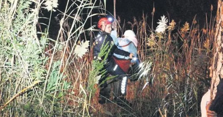Bataklıkta mahsur kalan kadın kurtarıldı