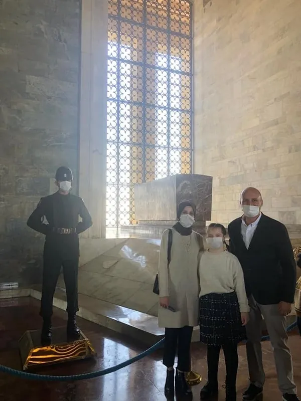 down-sendromlu-esmanurun-anitkabiri-gorme-hayali-gerceklesti-1636615170973.jpg
