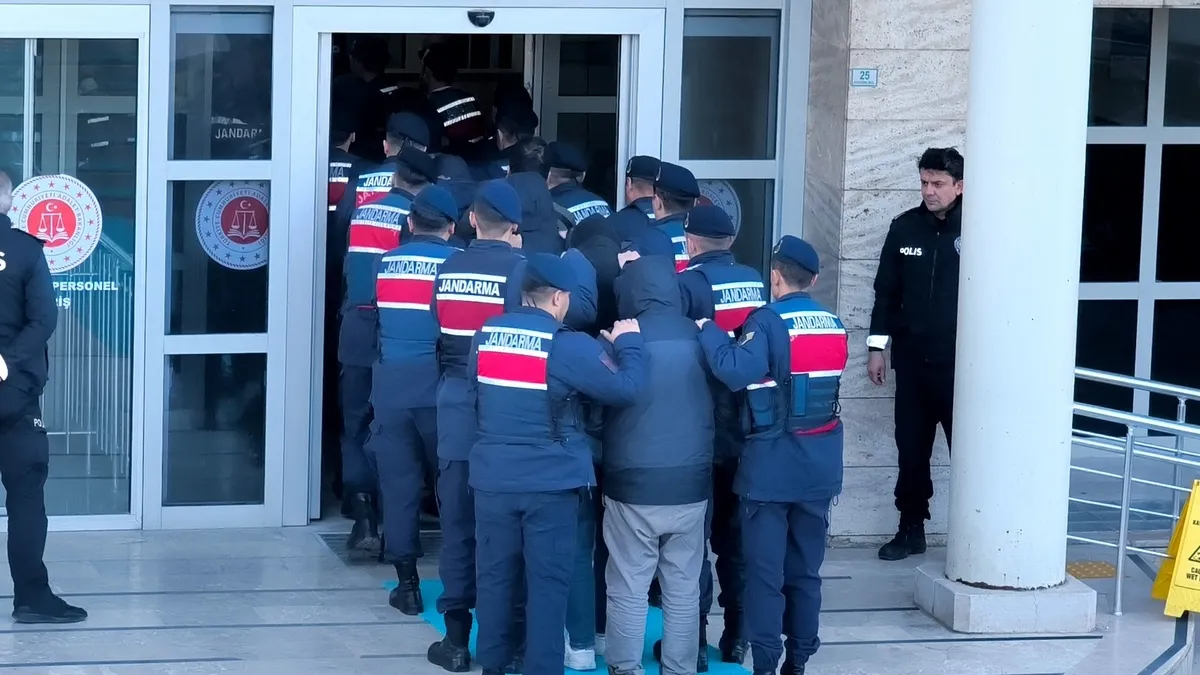 DEAŞ operasyonunda 11 şüpheli tutuklandı DEAŞ operasyonunda 11 şüpheli tutuklandı