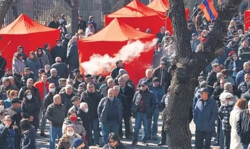 Erivan’daki Paşinyan gerilimi sürüyor