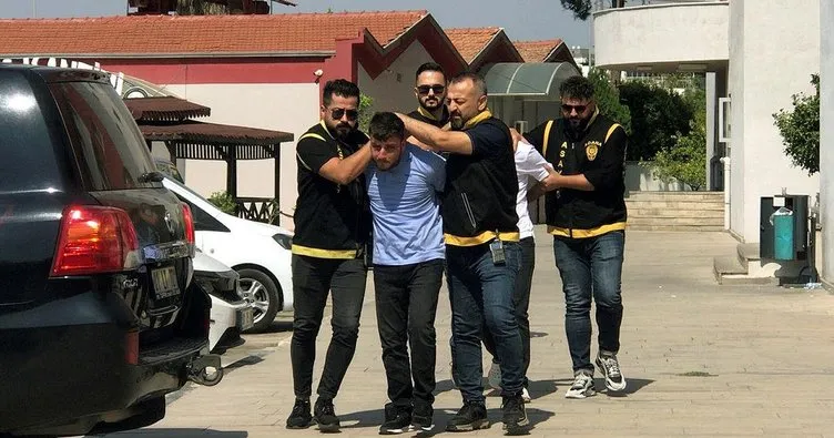 Adana’da polisleri gören saldırganlar silahları balkondan attı